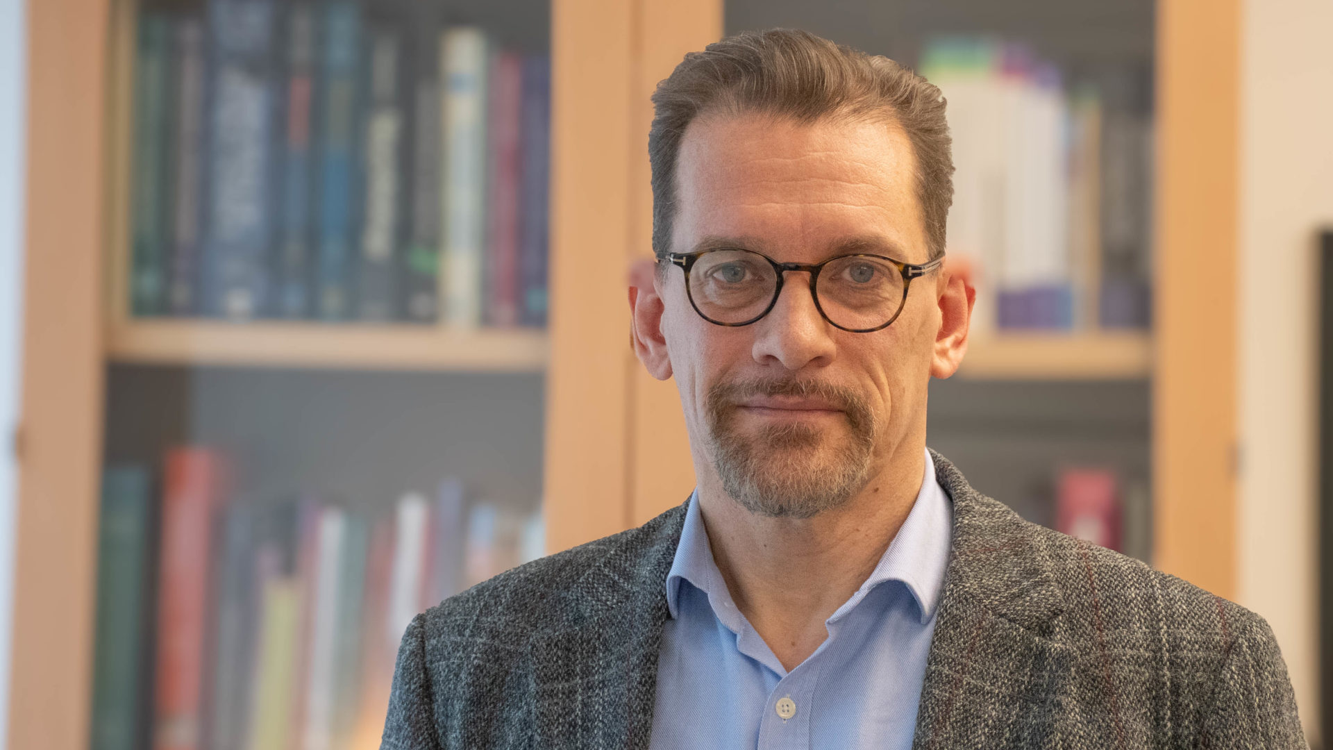 Dr Logos Curtis, psychiatre